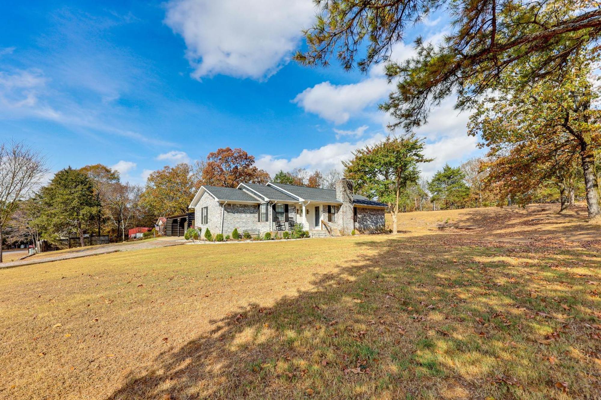 Near Lake Dardanelle Updated Home With Large Yard! Ръселвил Екстериор снимка