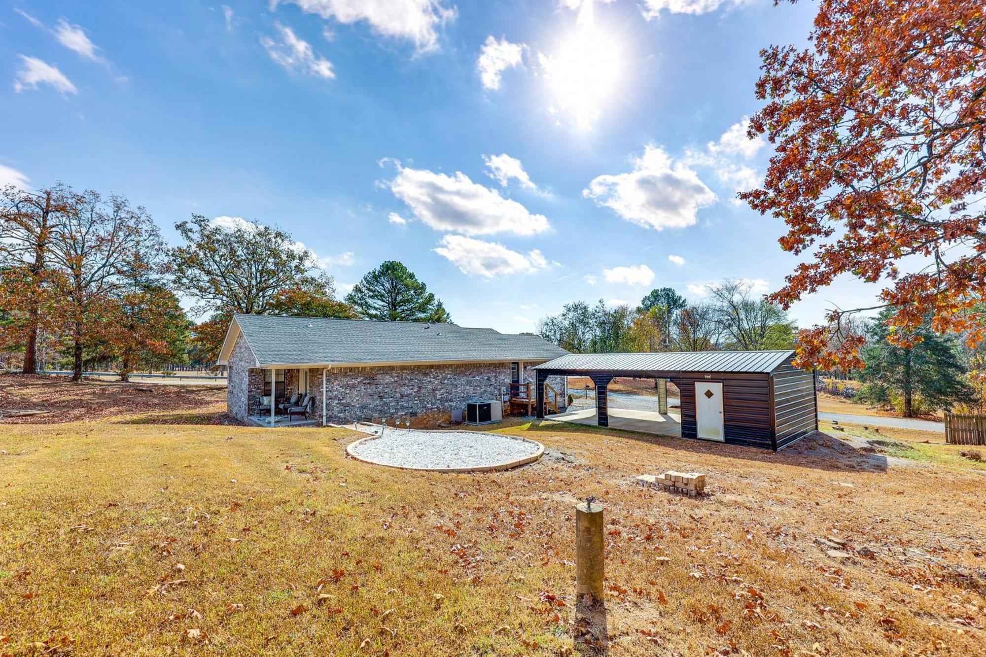 Near Lake Dardanelle Updated Home With Large Yard! Ръселвил Екстериор снимка