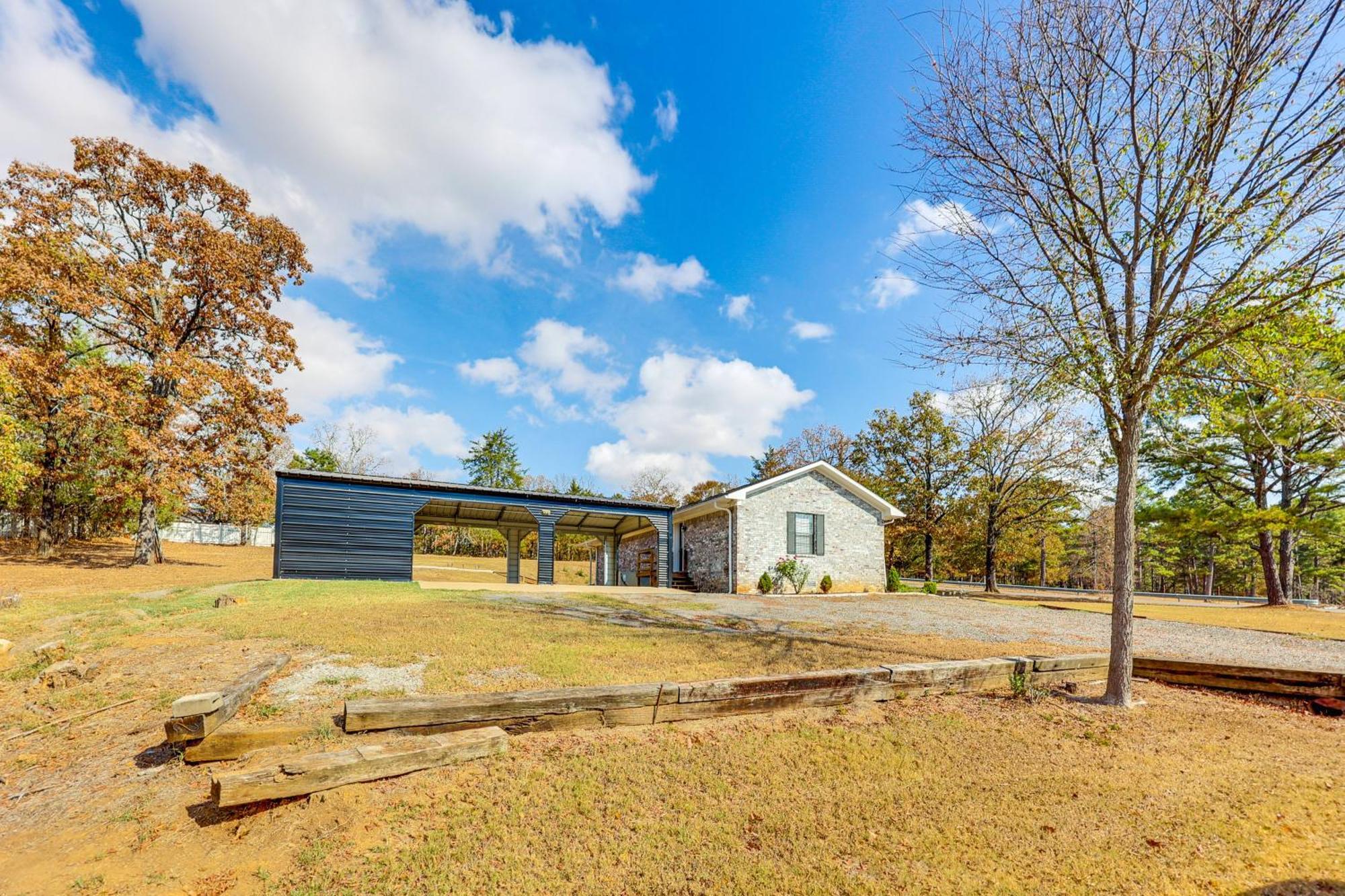 Near Lake Dardanelle Updated Home With Large Yard! Ръселвил Екстериор снимка